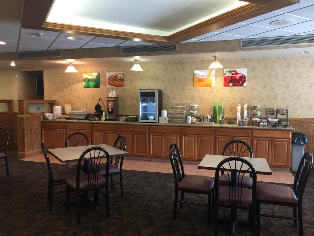 Quality Inn & Suites Данвил Екстериор снимка