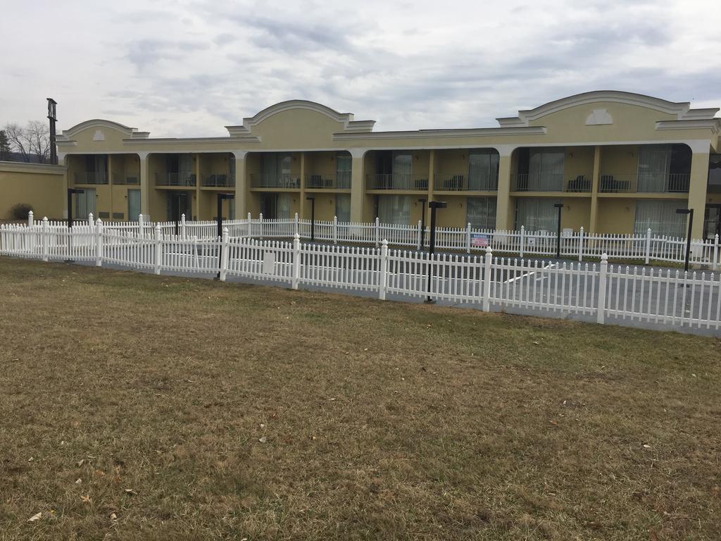 Quality Inn & Suites Данвил Екстериор снимка
